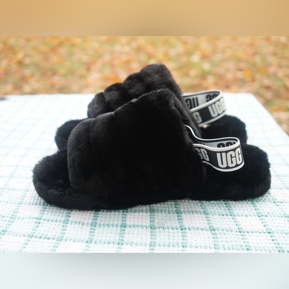 Ugg Fluff Yeah "BLACK"  NEW Women SIZE 6 - Picture 2 of 5